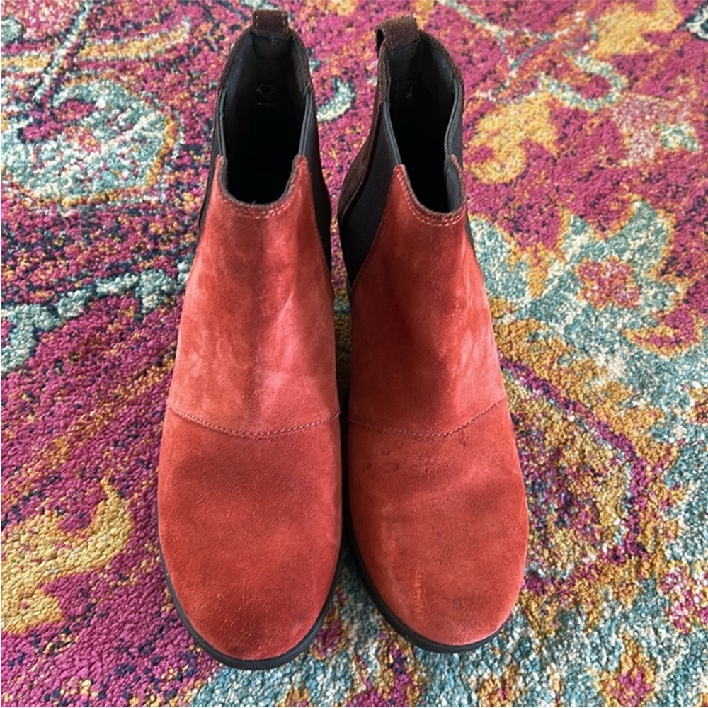 Sorel | Women's Red/Brown/Black Suede Joan A Wedge II Pull On Ankle Boots Sz 8.5 - Picture 5 of 14